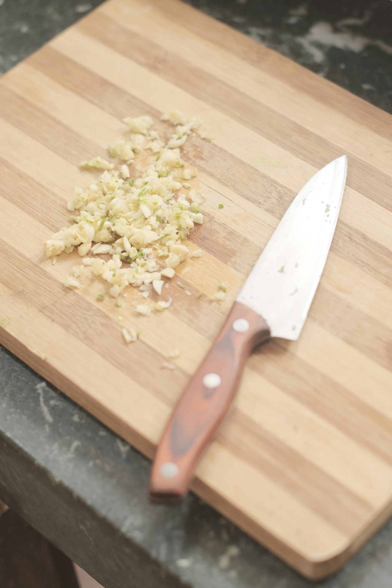 How to Cook Garlic Without Burning It: A Simple Low-Heat Method